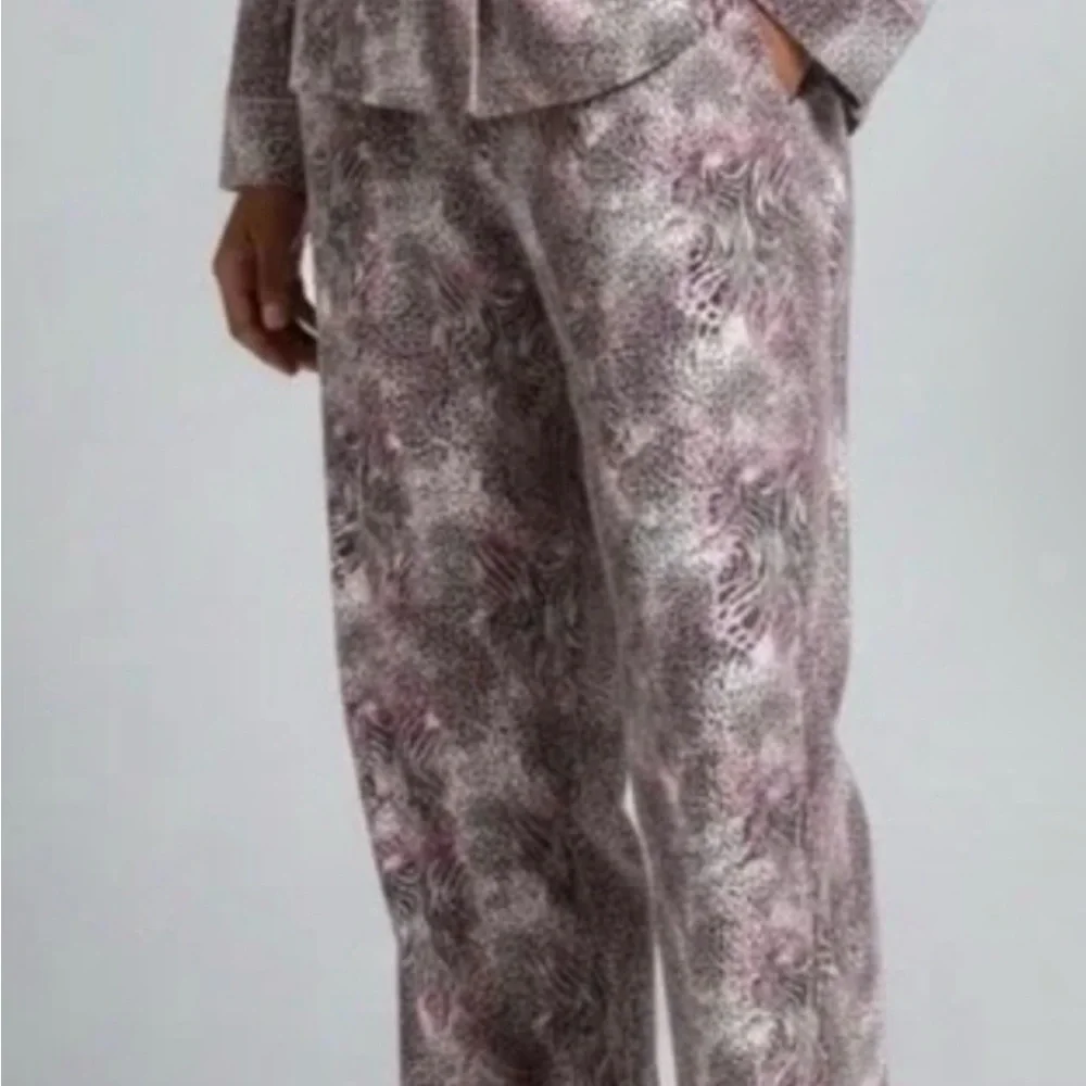 SKIMS Long Sleeve Pajama Set Bloom Animal Print NWT / SIZE XL - Picture 6 of 7